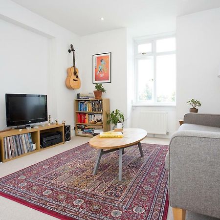 Bright 2 Bedroom Apt - Great Location - Free Parking Bournemouth Ngoại thất bức ảnh