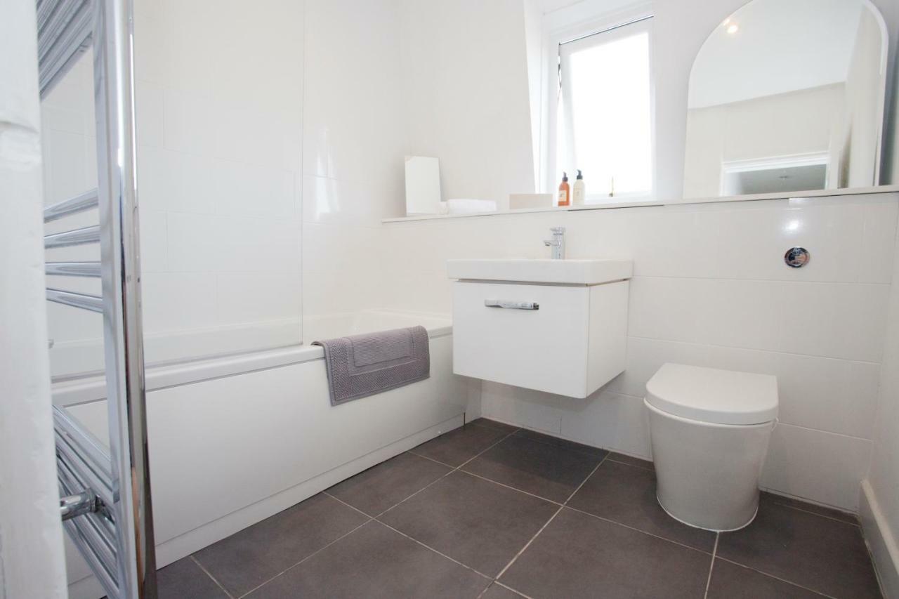 Bright 2 Bedroom Apt - Great Location - Free Parking Bournemouth Ngoại thất bức ảnh