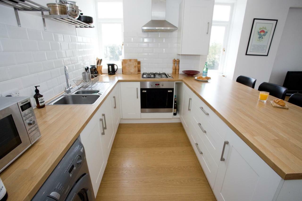 Bright 2 Bedroom Apt - Great Location - Free Parking Bournemouth Ngoại thất bức ảnh