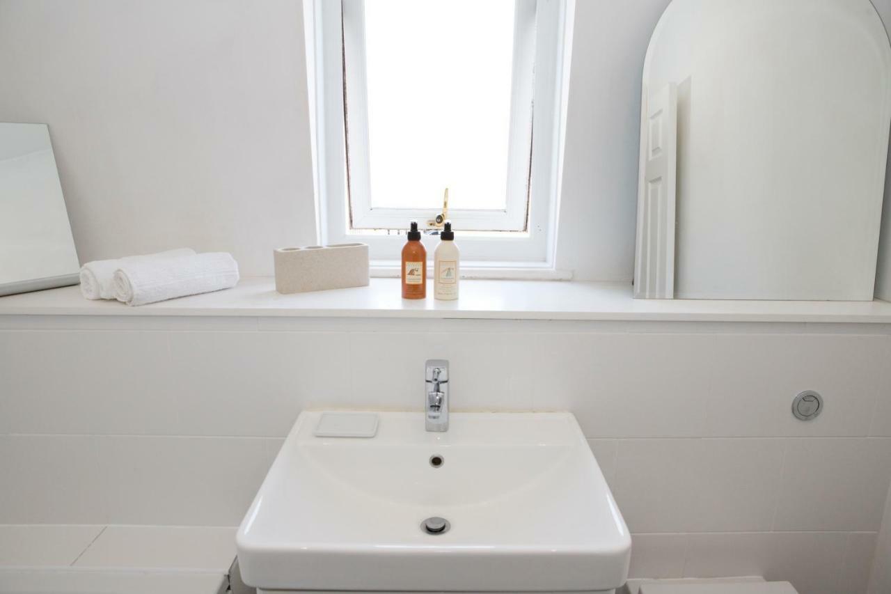 Bright 2 Bedroom Apt - Great Location - Free Parking Bournemouth Ngoại thất bức ảnh